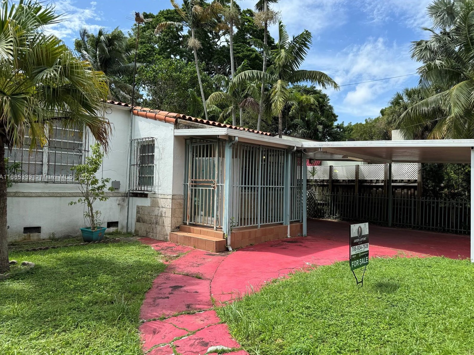 1738 24th St, Miami, FL 33140-4529