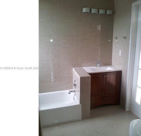 165 162nd St, Miami FL 33162-4226 exterior