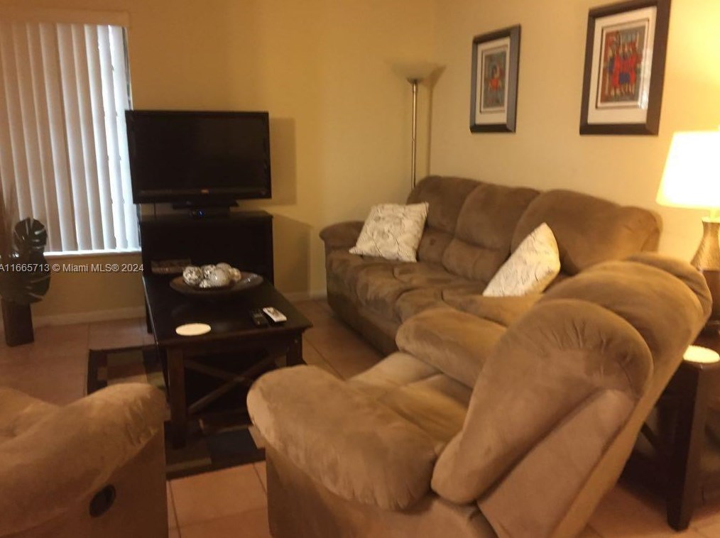 9080 125th Ave, Miami, FL 33186-7105