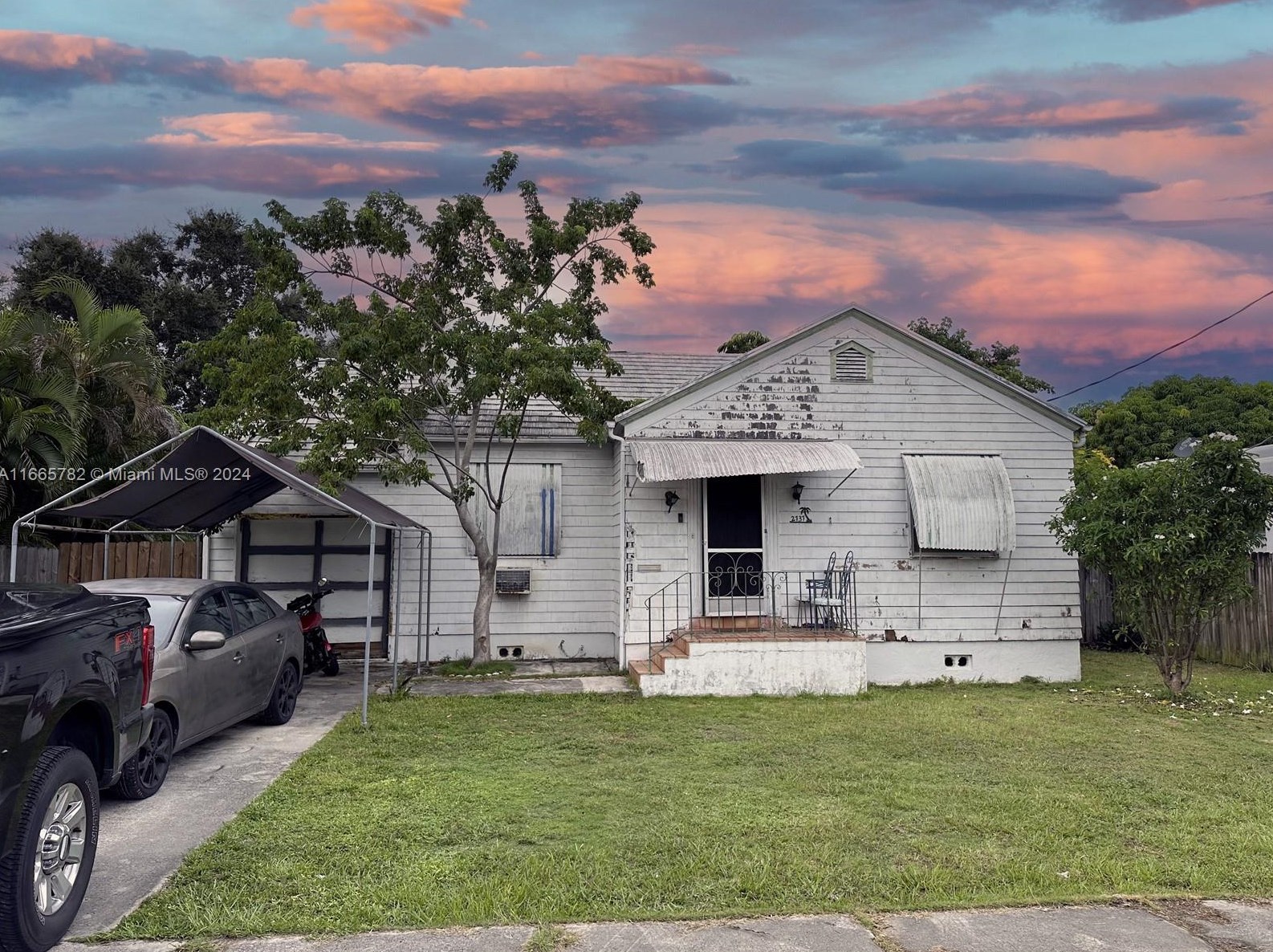 2737 4th St, Miami, FL 33135-1307