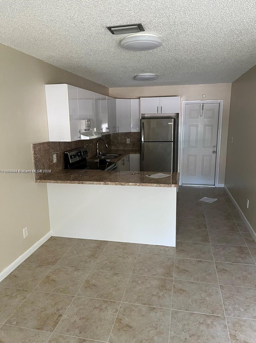 6200 Fillmore St, Hollywood, FL 33024-7808