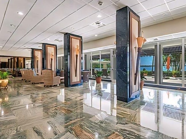 500 Bayview Dr, Miami FL  33160-4710 exterior