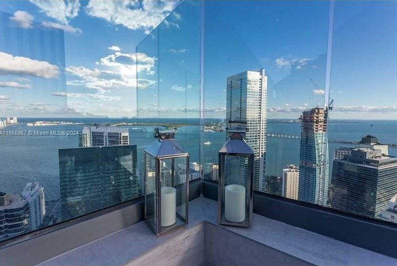 1300 Miami Ave, Miami FL 33130-4315 exterior