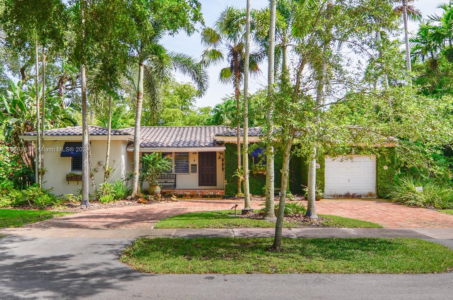 1250 Medina Ave, Miami, FL 33134-2363