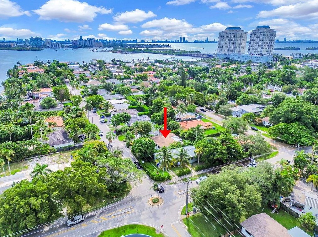 1010 83rd St, Miami, FL 33138-4138