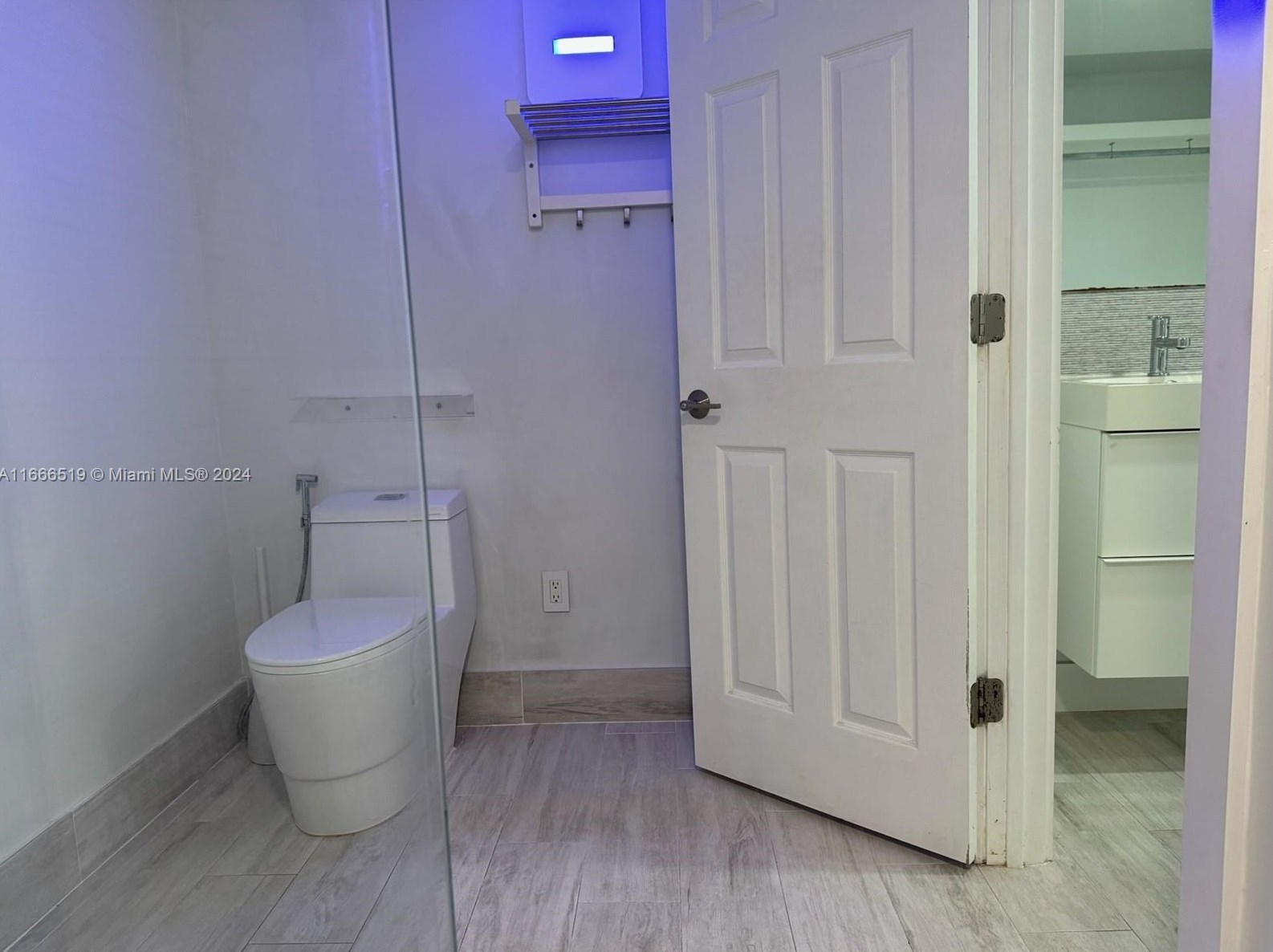 9735 52nd St, Miami FL 33178-2071 exterior