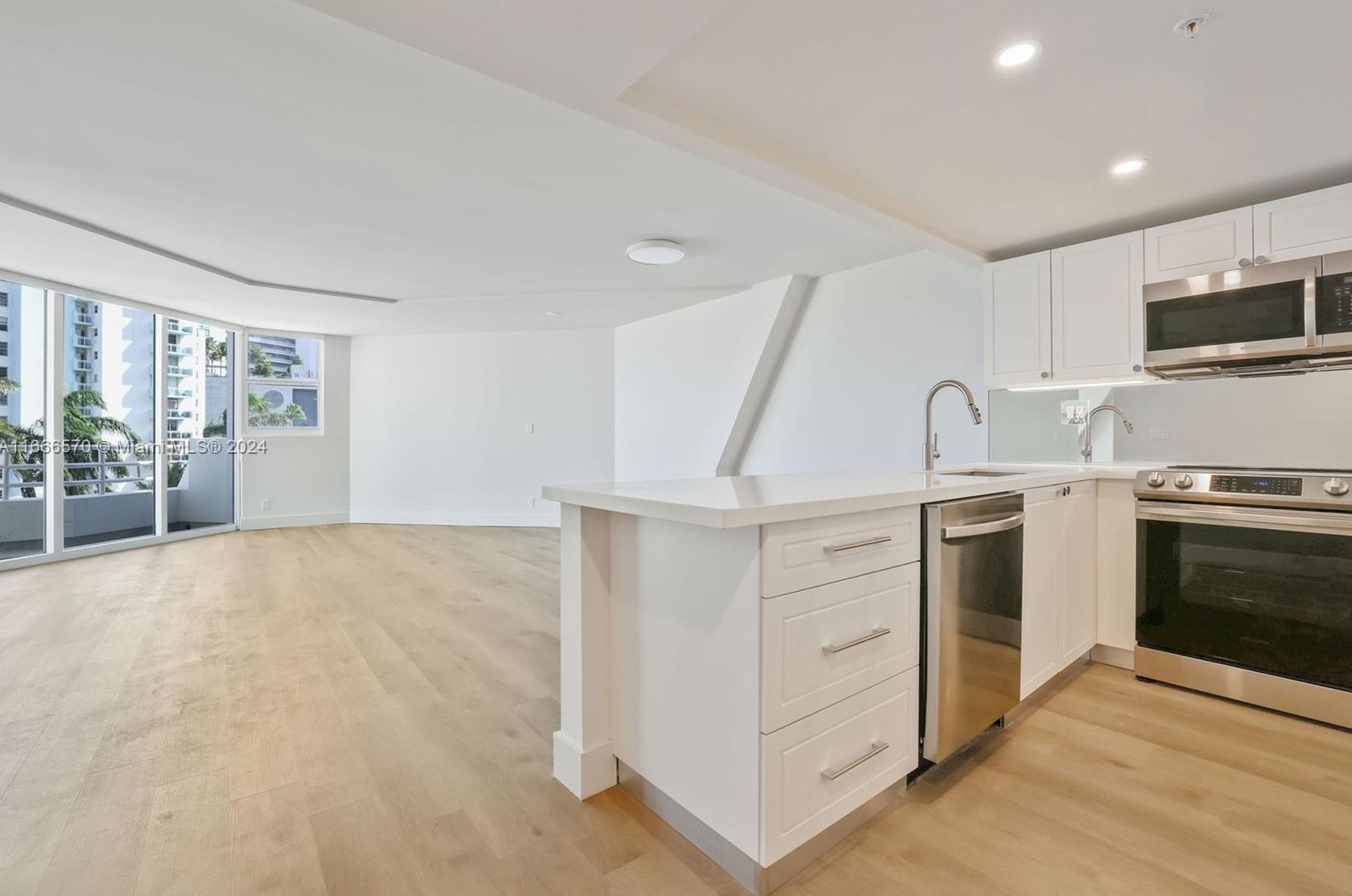 555 Ne 34th St #411, Miami, FL 33137