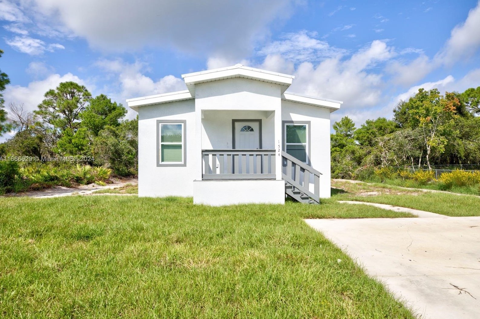 1524 Meadowbrook St #1524, Lake Placid, FL 33852