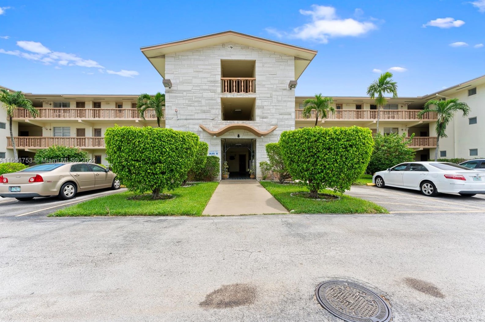 16701 13th Ave, Miami, FL 33162-2739