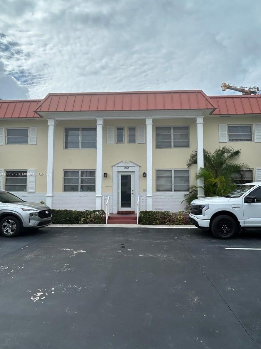 1060 92nd St #7, Miami, FL 33154