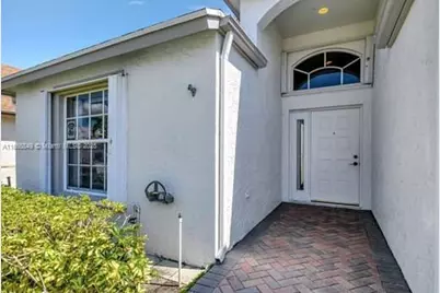 5127 Robino Cir, West Palm Beach, FL 33417 - Photo 2