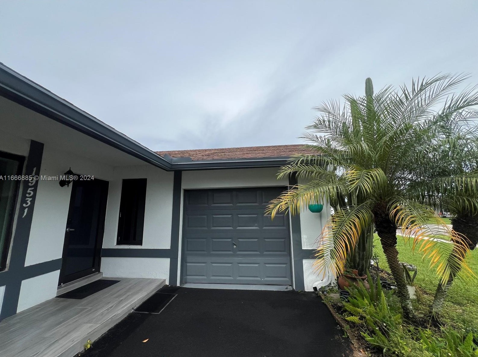 19531 Carolina Cir, Boca Raton, FL 33434