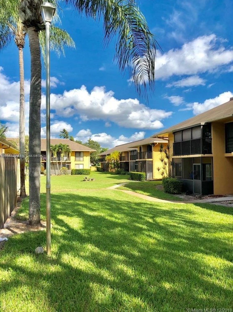 5845 Washington St, Hollywood FL  33023-7426 exterior