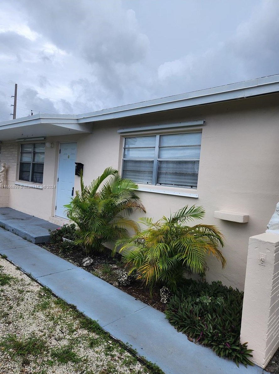 668 W 30th St #1, Hialeah, FL 33012