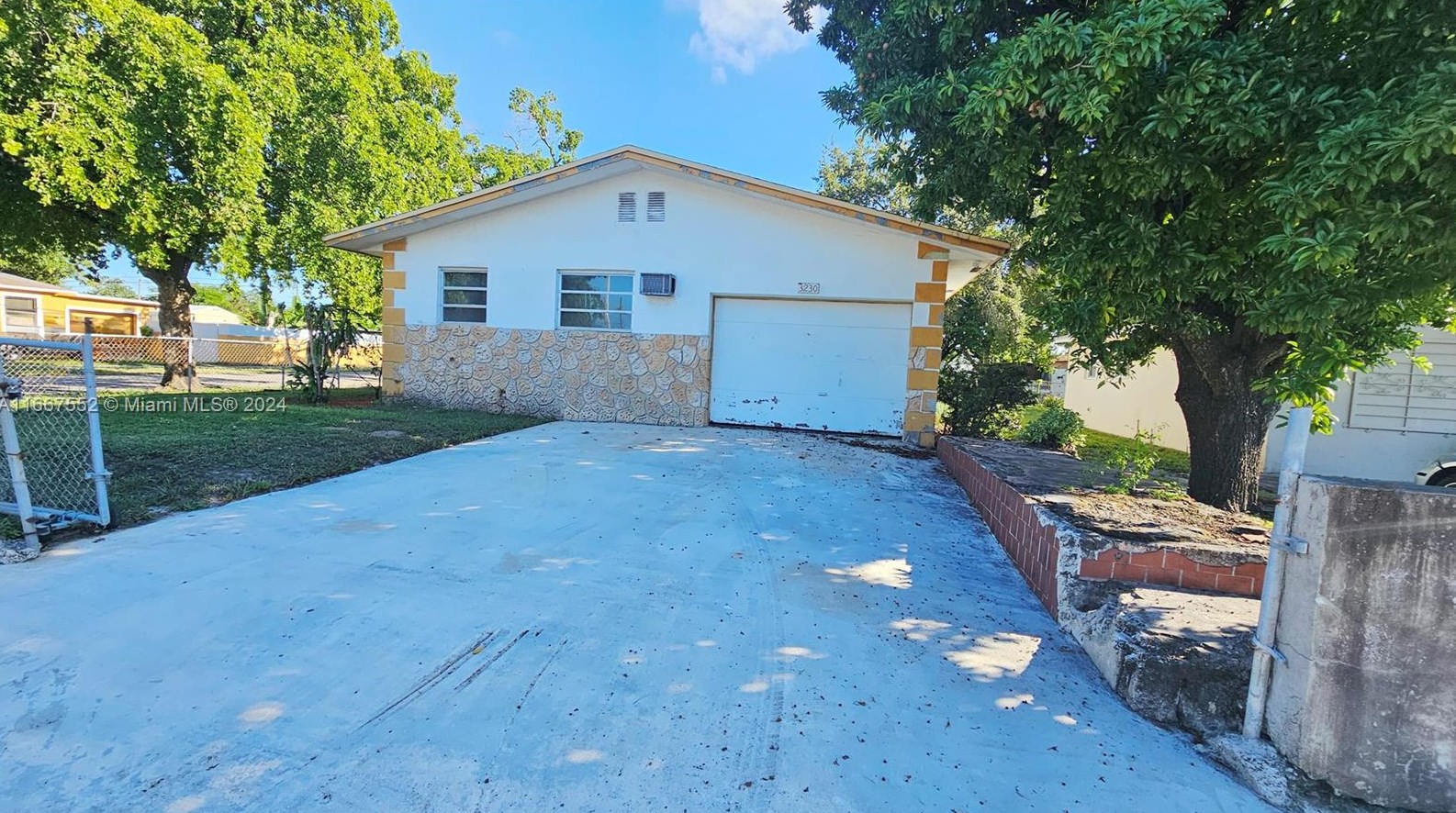 3230 N 23rd Ave, Hollywood, FL 33020