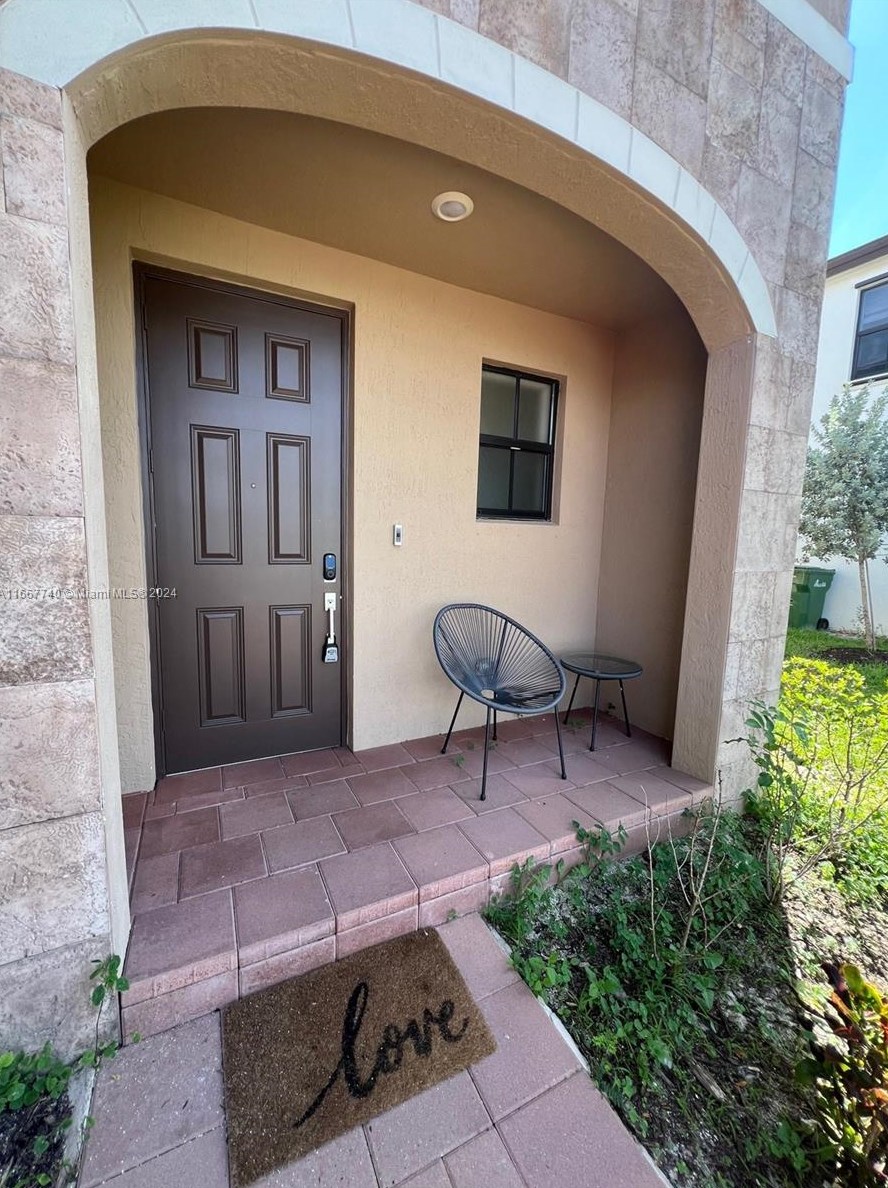 3330 112th St, Hialeah, FL 33018-4597