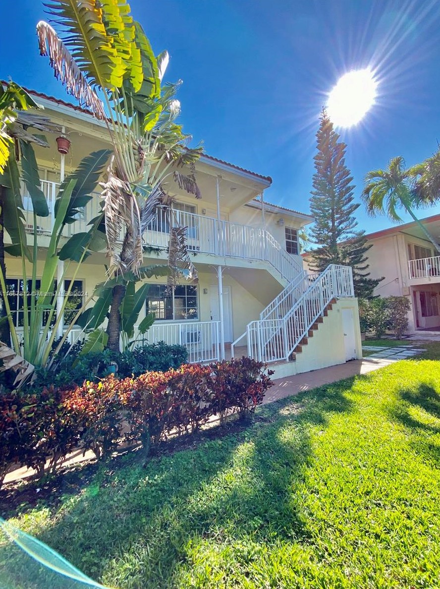 2200 Calais Dr #3, Miami, FL 33141