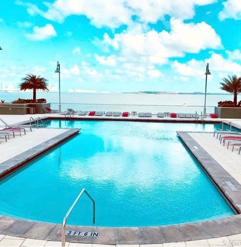 1155 Brickell Bay Dr, Miami FL  33131-2983 exterior