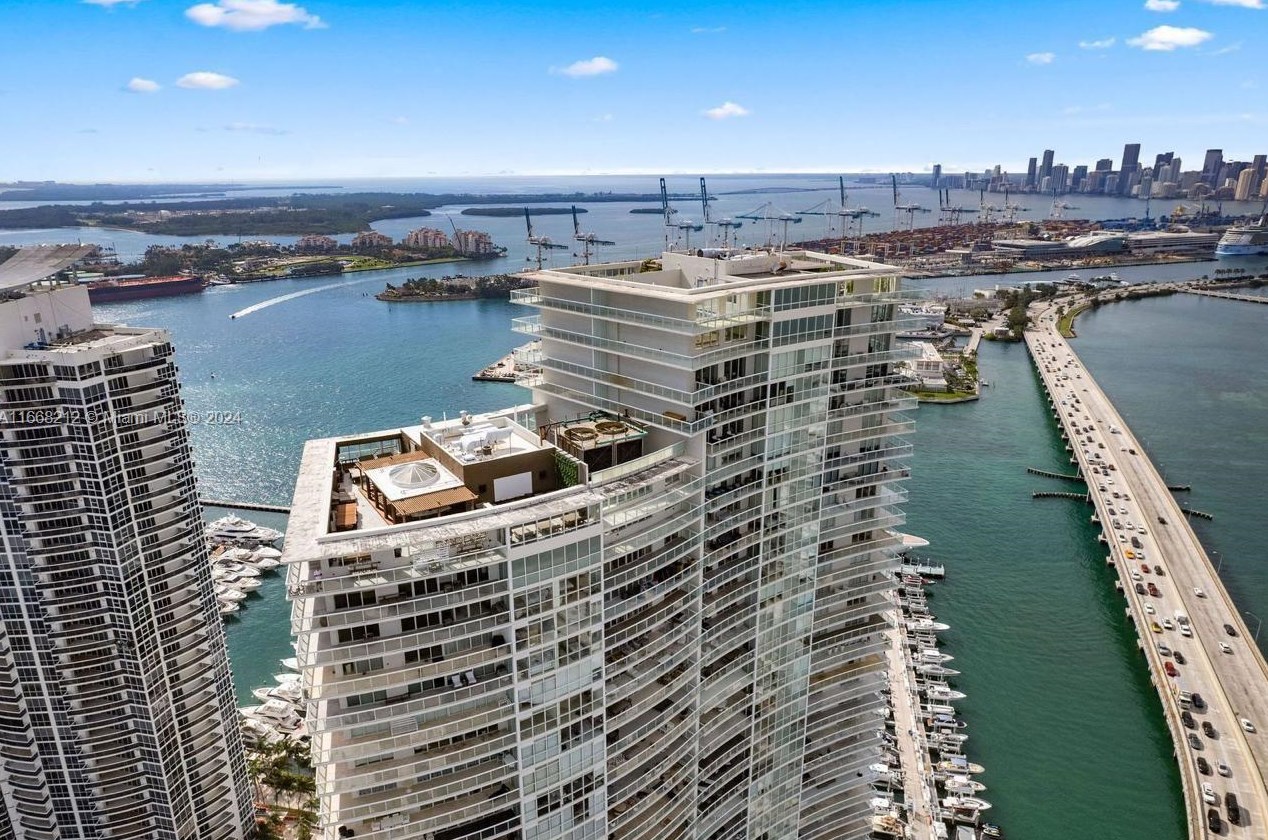 450 Alton Rd, Miami Beach FL  33139-6767 exterior