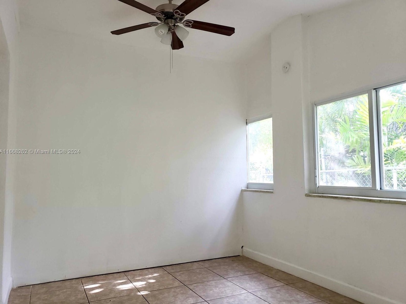 1423 175 St, Miami FL 33162-1356 exterior