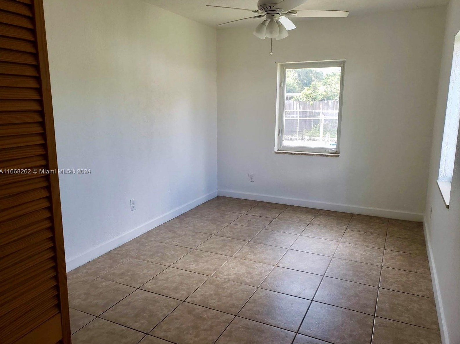 1423 175 St, Miami FL 33162-1356 exterior