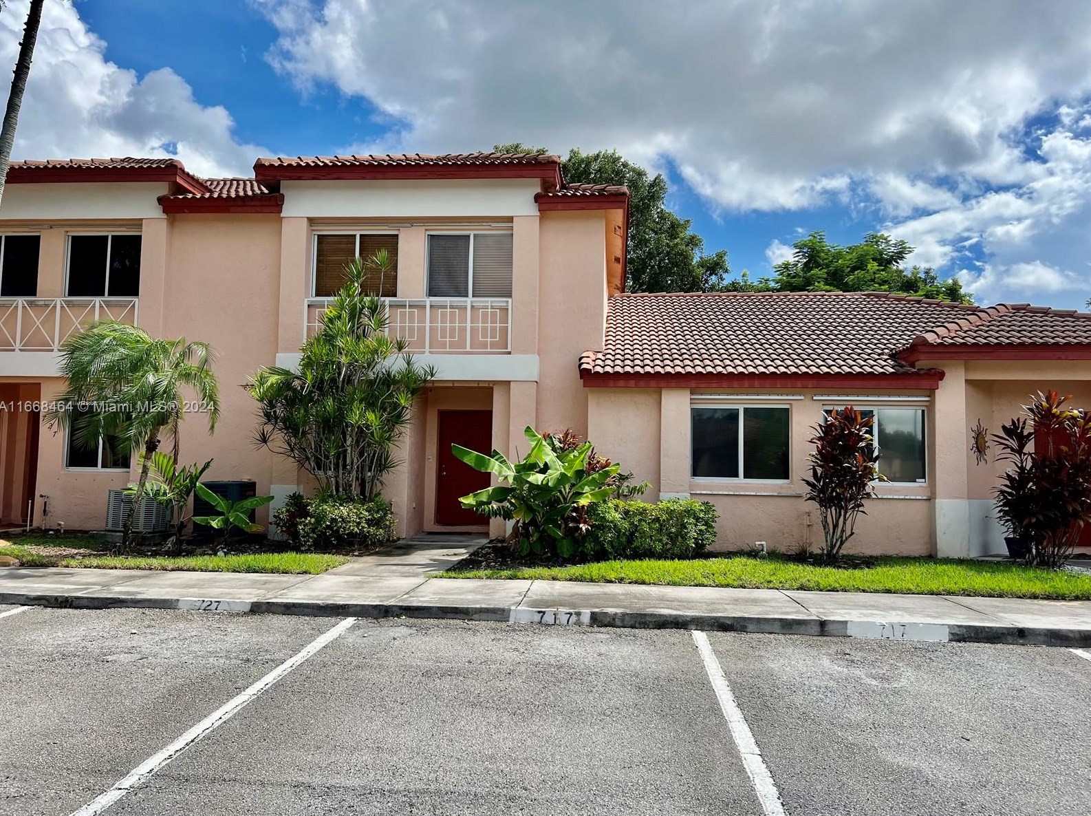 717 208th Dr, Hollywood, FL 33029-2151