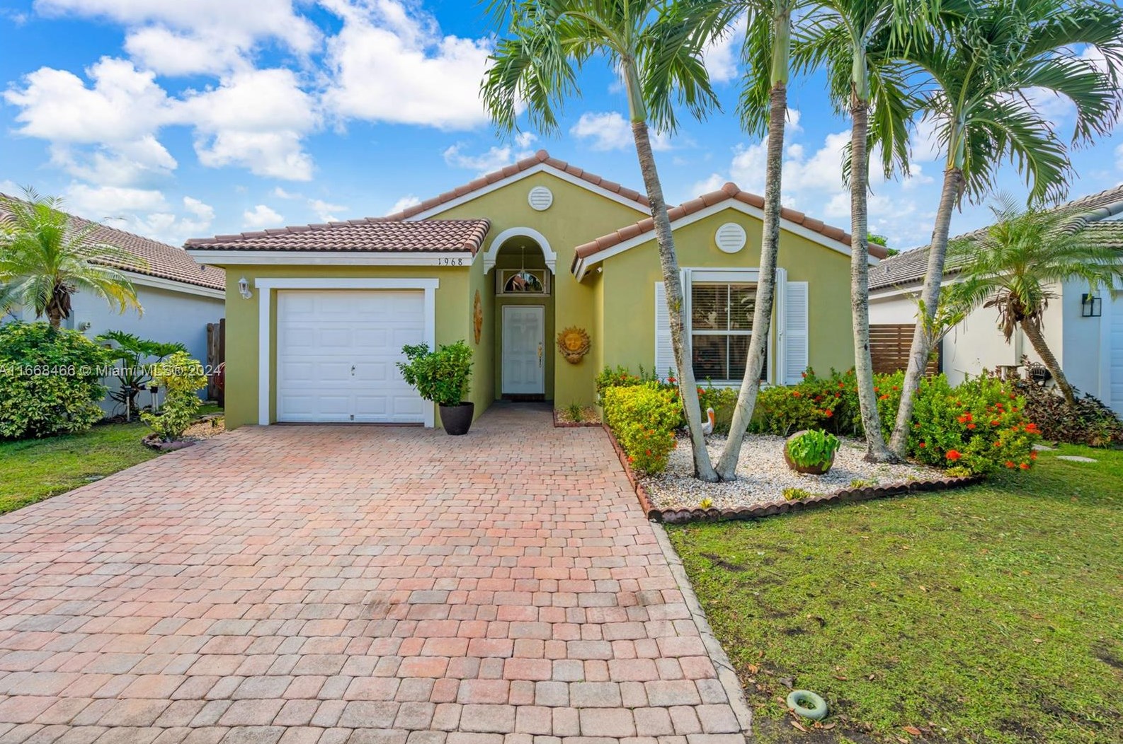 1968 12th St, Homestead FL  33035-1943 exterior