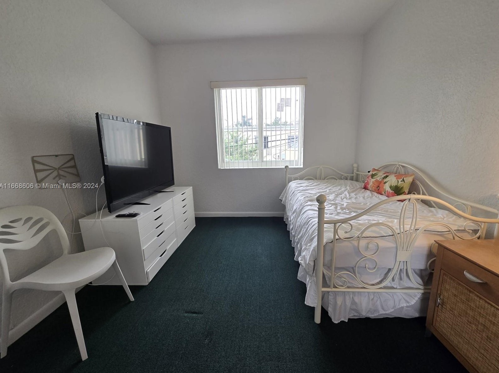 440 84th St, Miami, FL 33150-2629