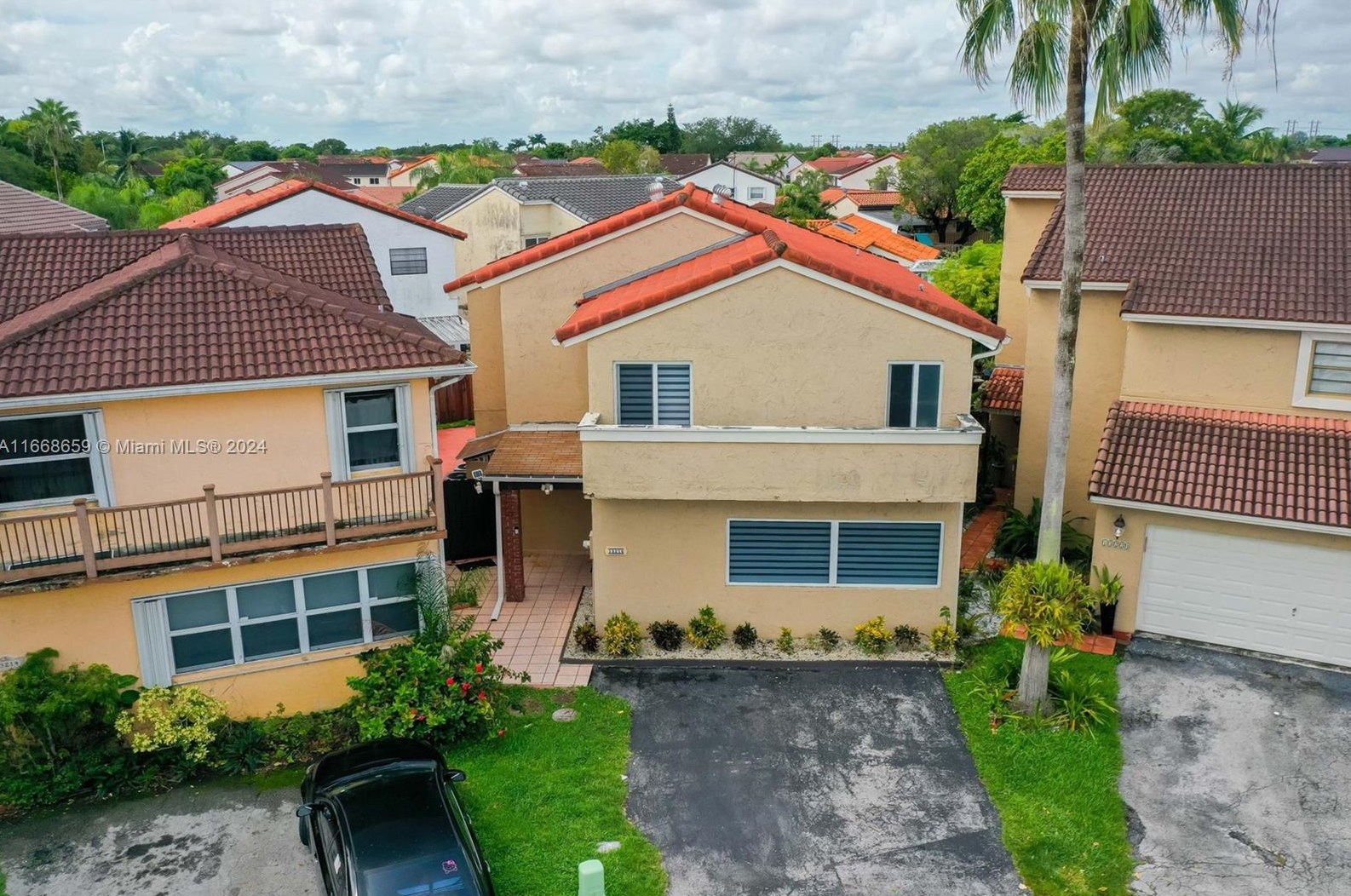 13216 9th Ter, Miami, FL 33182-1823