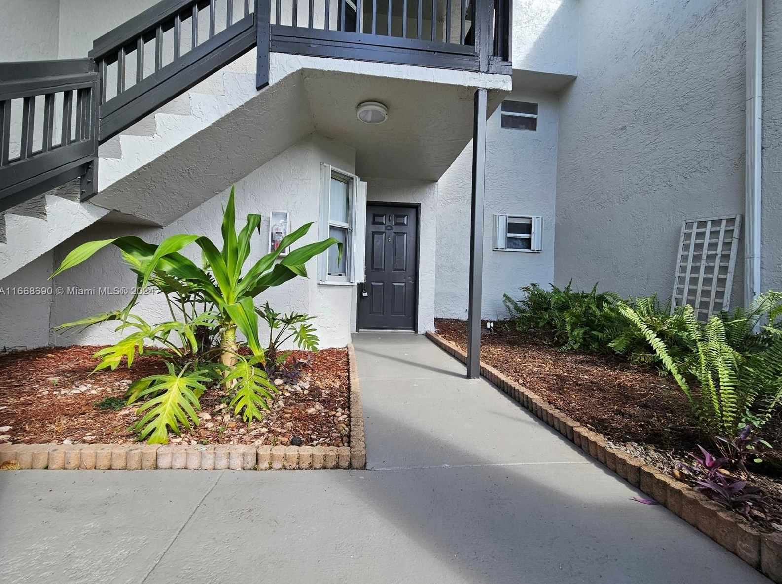 361 Sw 113th Way #361, Hollywood, FL 33025