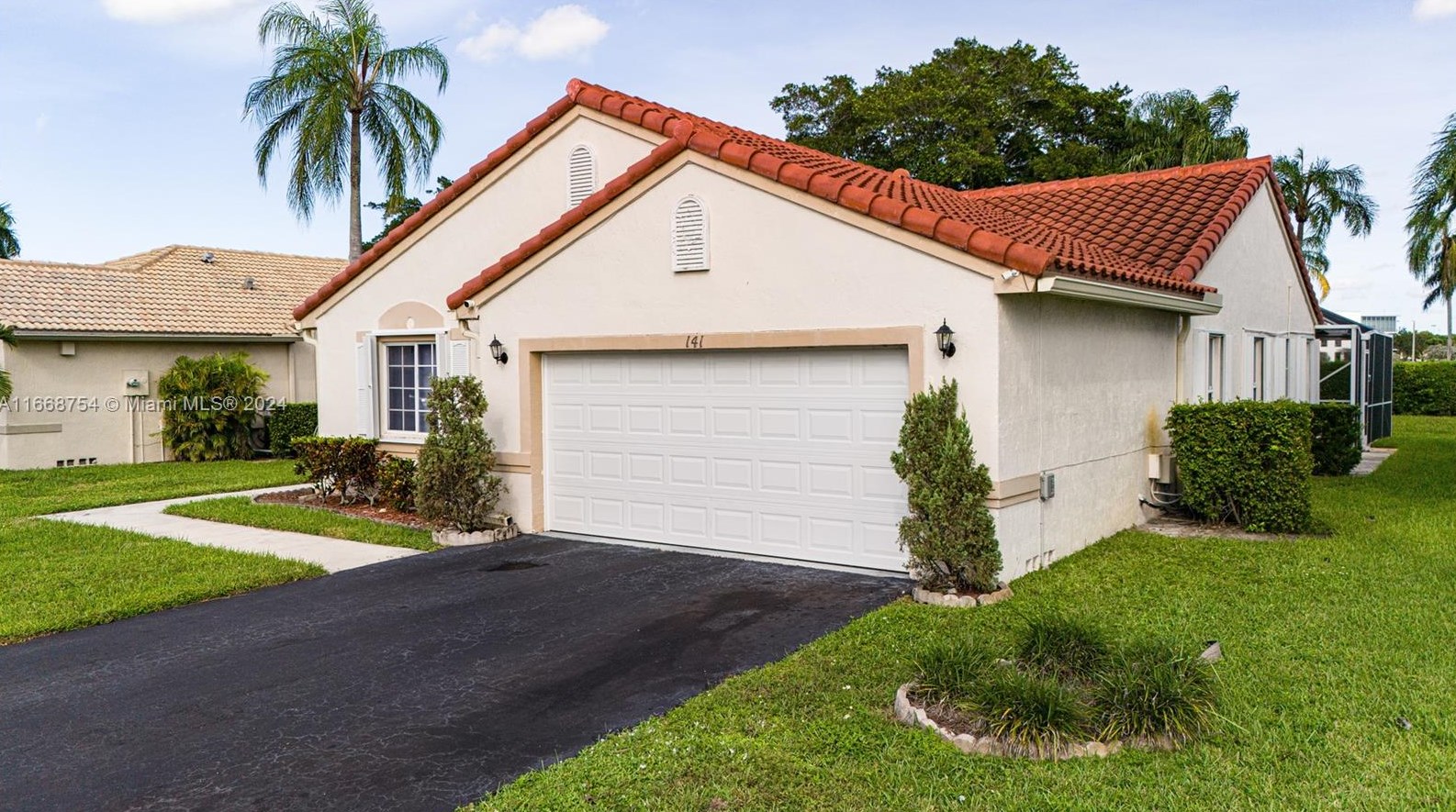 141 Nw 187th Ave, Hollywood, FL 33029