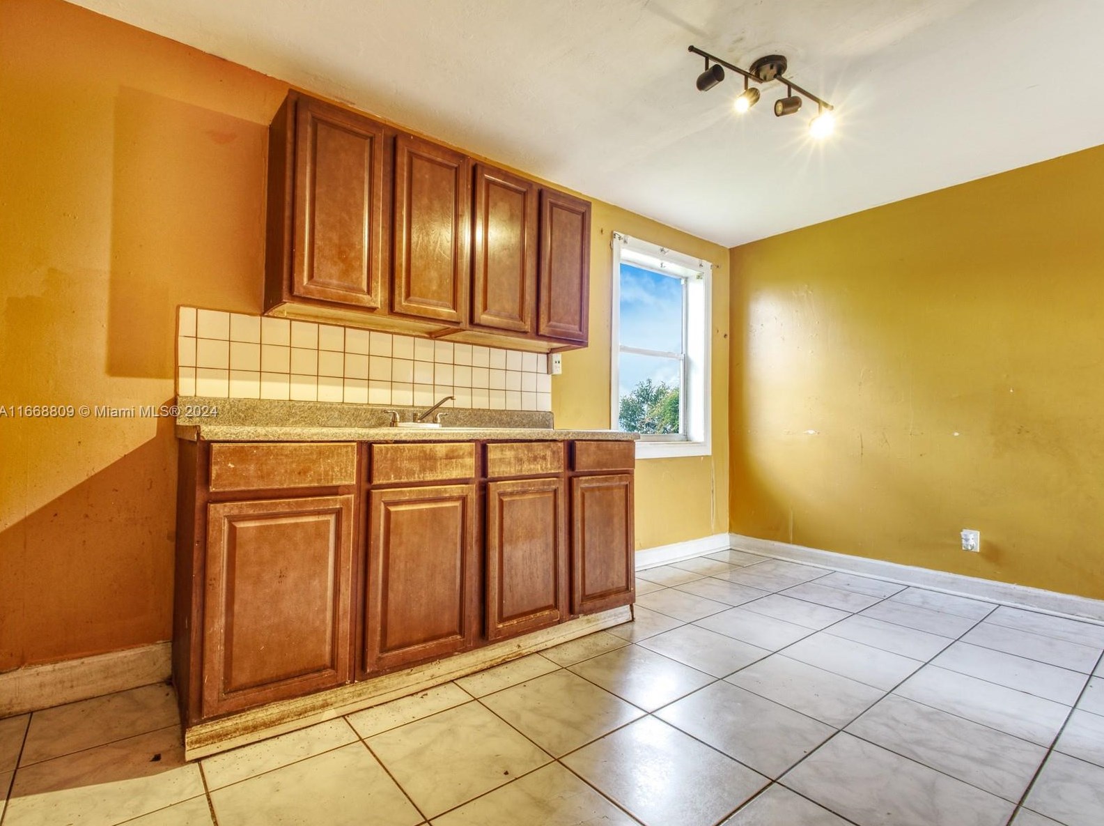 215 11 Ave, Boynton Beach FL 33435-3046 exterior