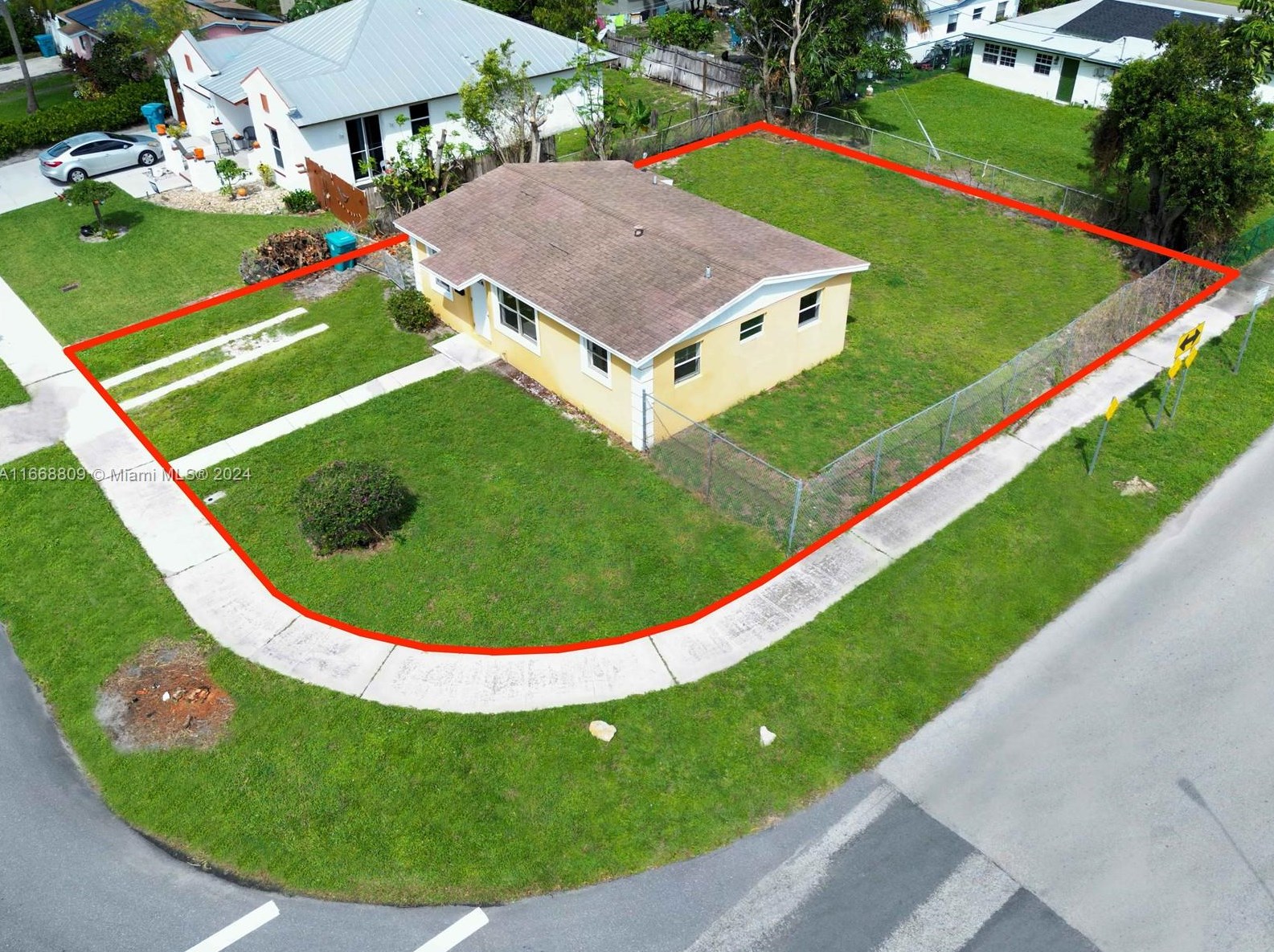 215 11 Ave, Boynton Beach FL 33435-3046 exterior