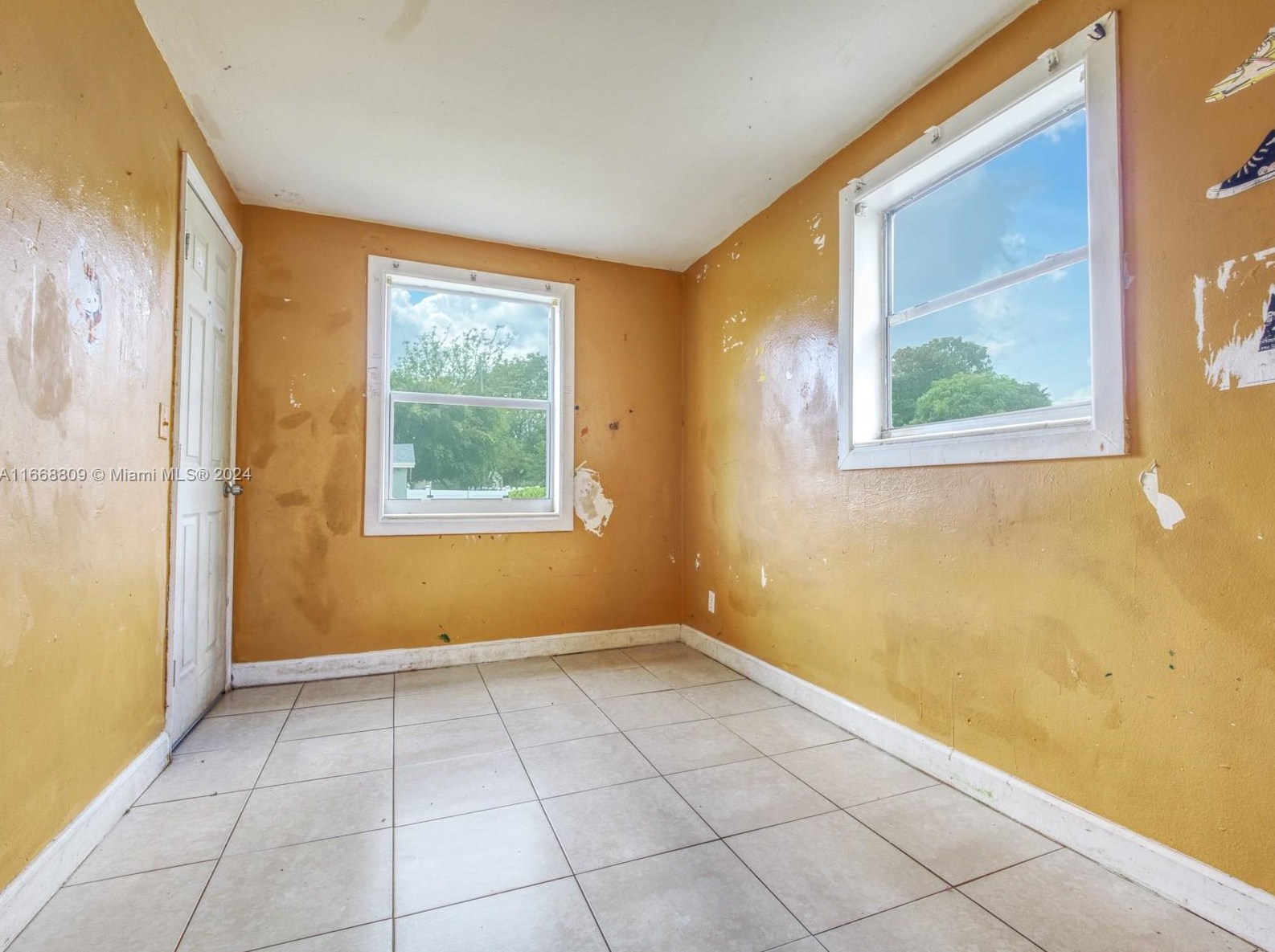 215 11 Ave, Boynton Beach FL 33435-3046 exterior