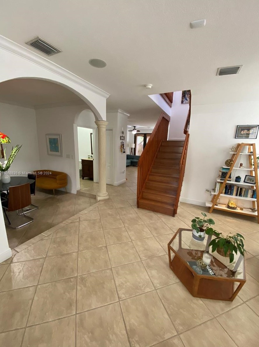 3800 69th Ave, Miami, FL 33155-3763