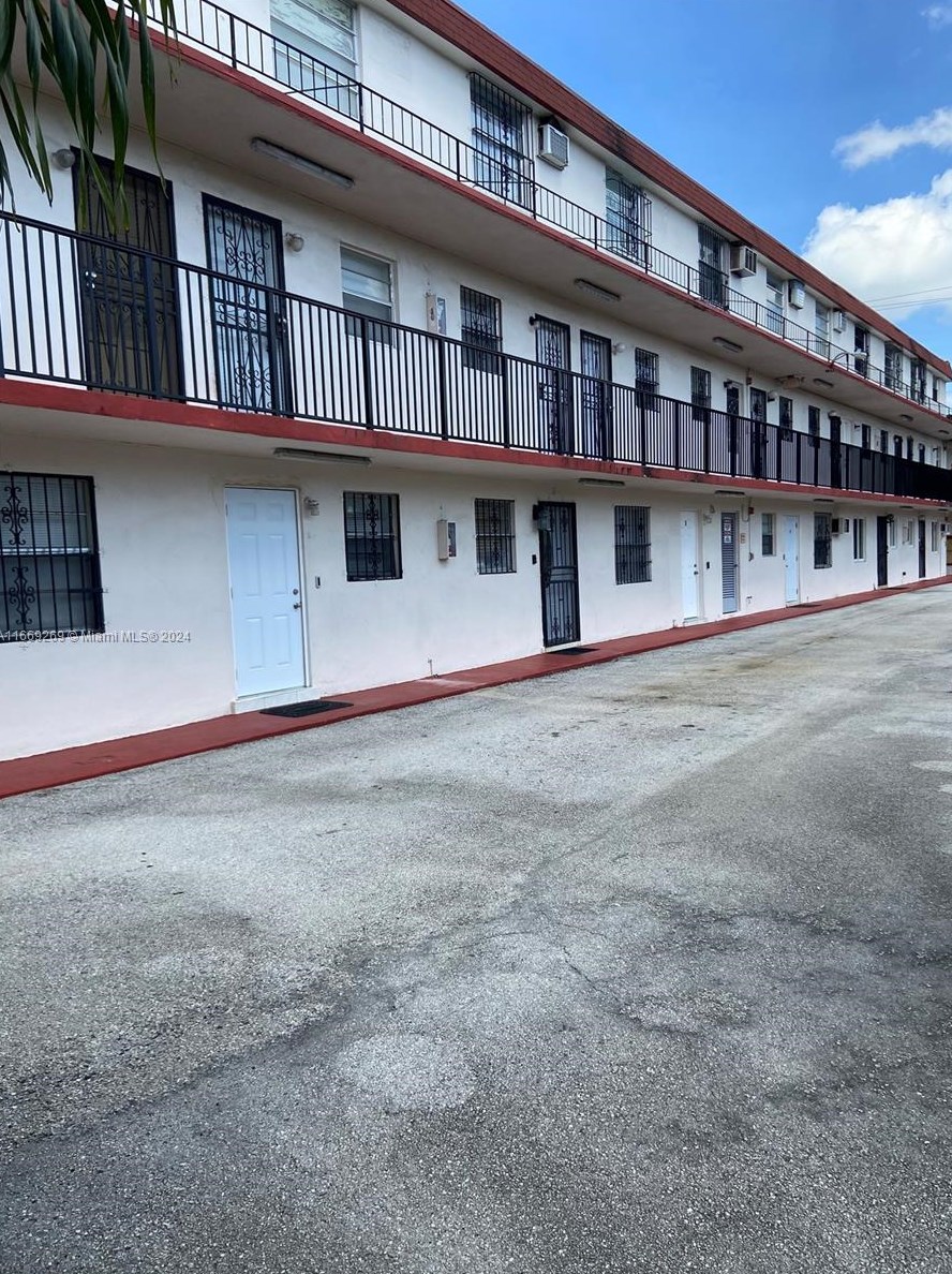1000 28th St, Hialeah, FL 33010-1193
