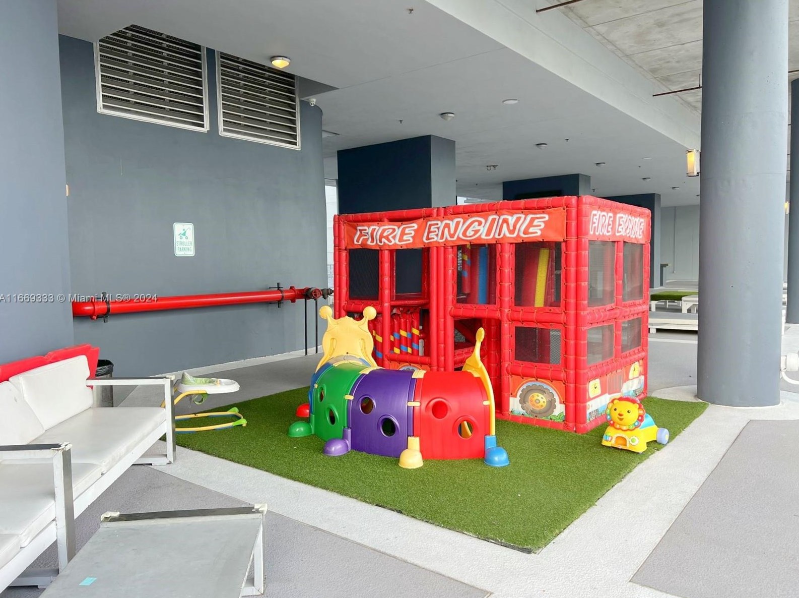 690 1st Ct, Miami FL 33130-2934 exterior