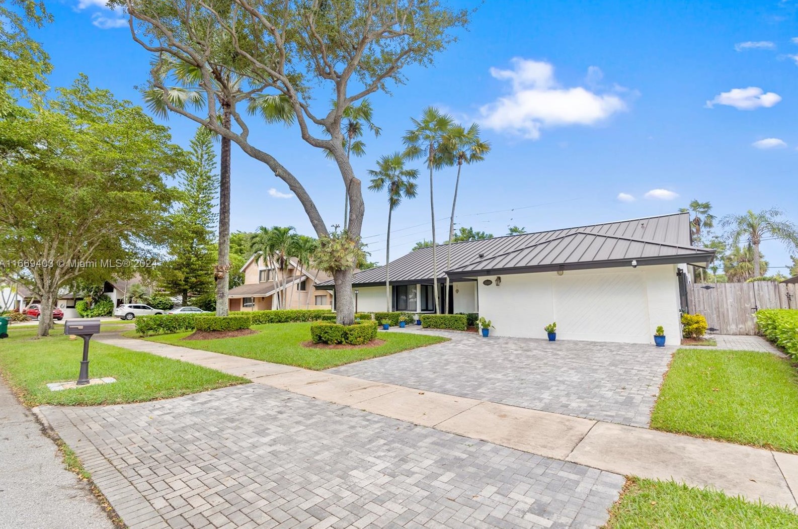 13105 104th Ter, Miami, FL 33186-3402