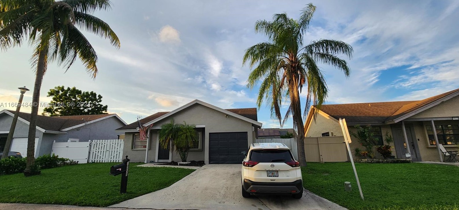 10539 Country Club Terrace #-, Boca Raton, FL 33428