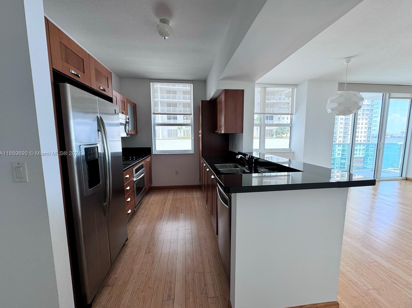 186 12th Ter, Miami, FL 33131-3287