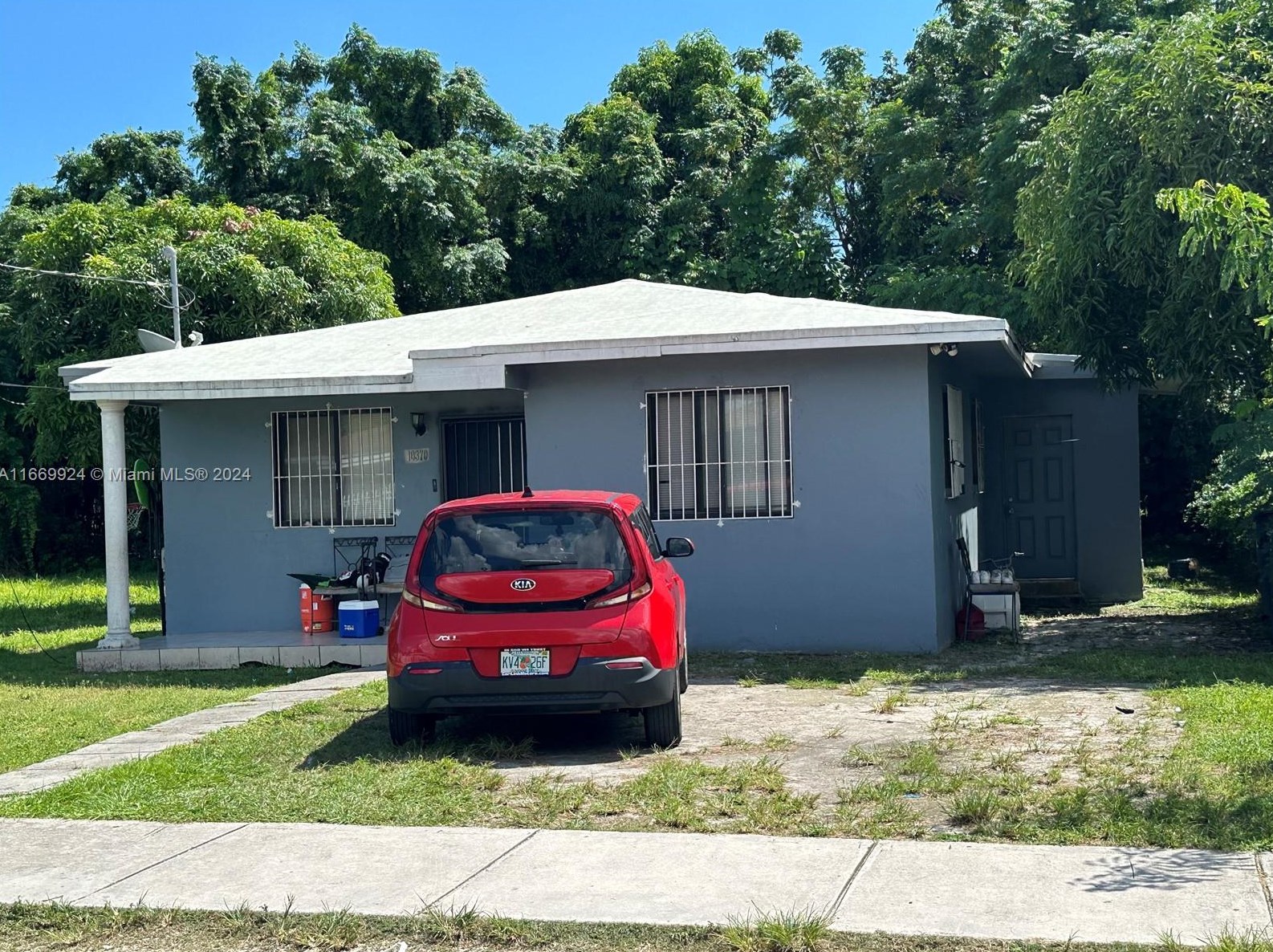 10370 174th Ter, Miami, FL 33157-4262