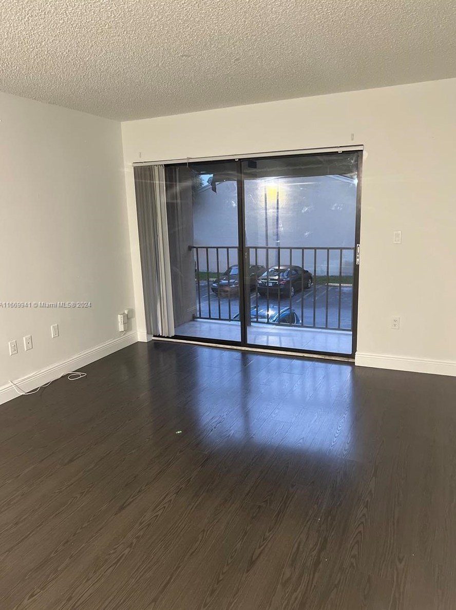 7425 152nd Ave, Miami, FL 33193-3239