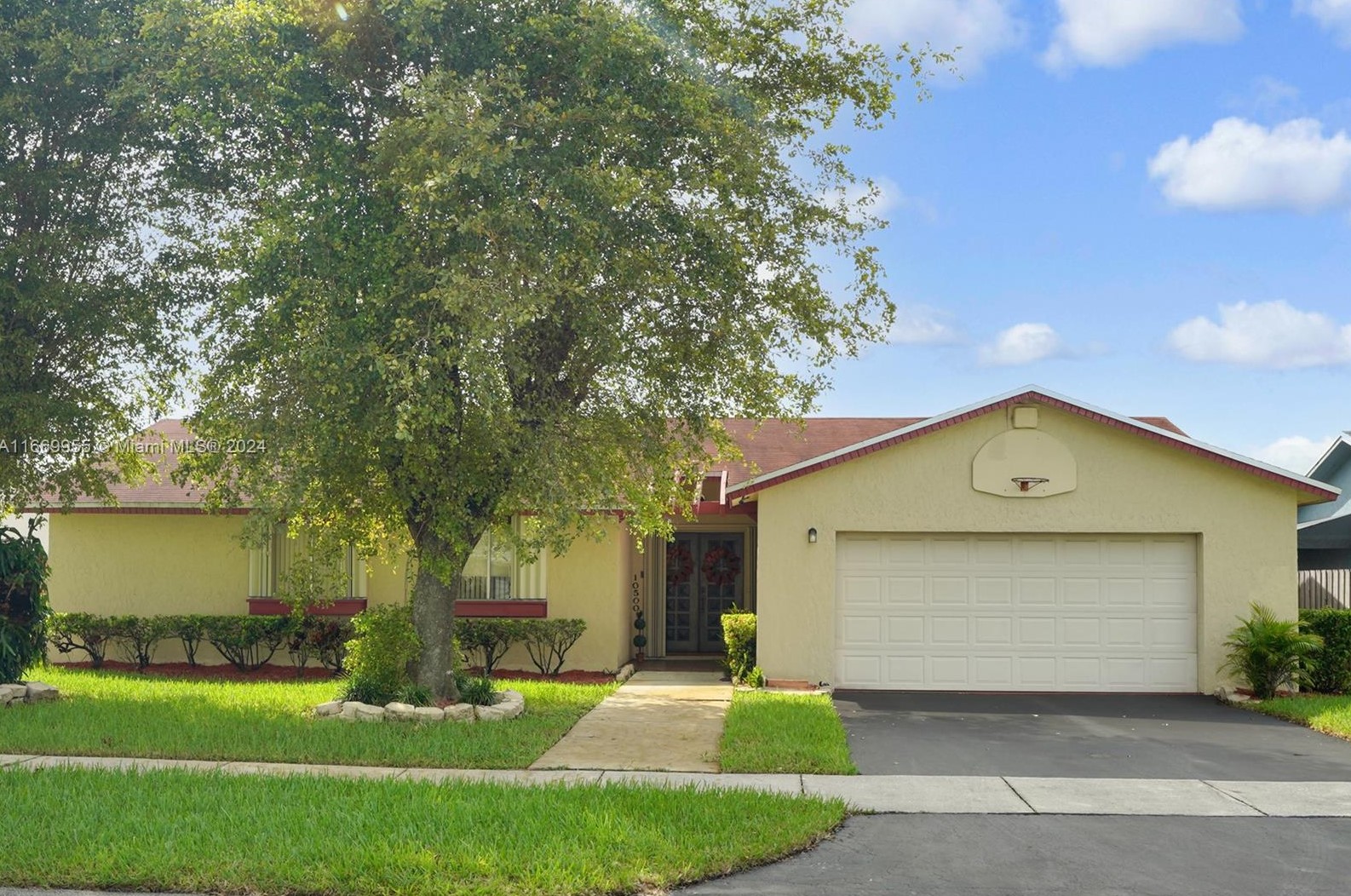 10500 164th St, Miami, FL 33157-3053
