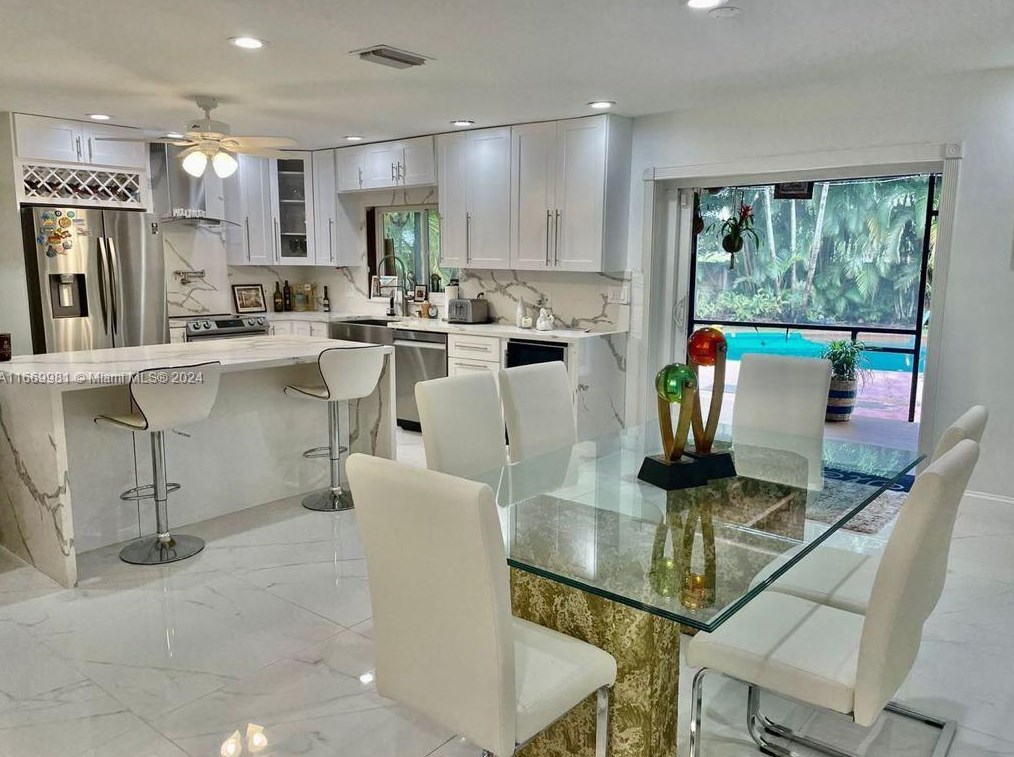 607 S Highland Dr, Hollywood, FL 33021