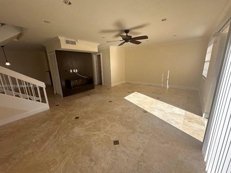 1820 Bayberry Dr, Hollywood, FL 33024