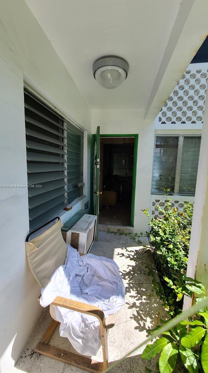 1365 105th St, Miami, FL 33138-2133