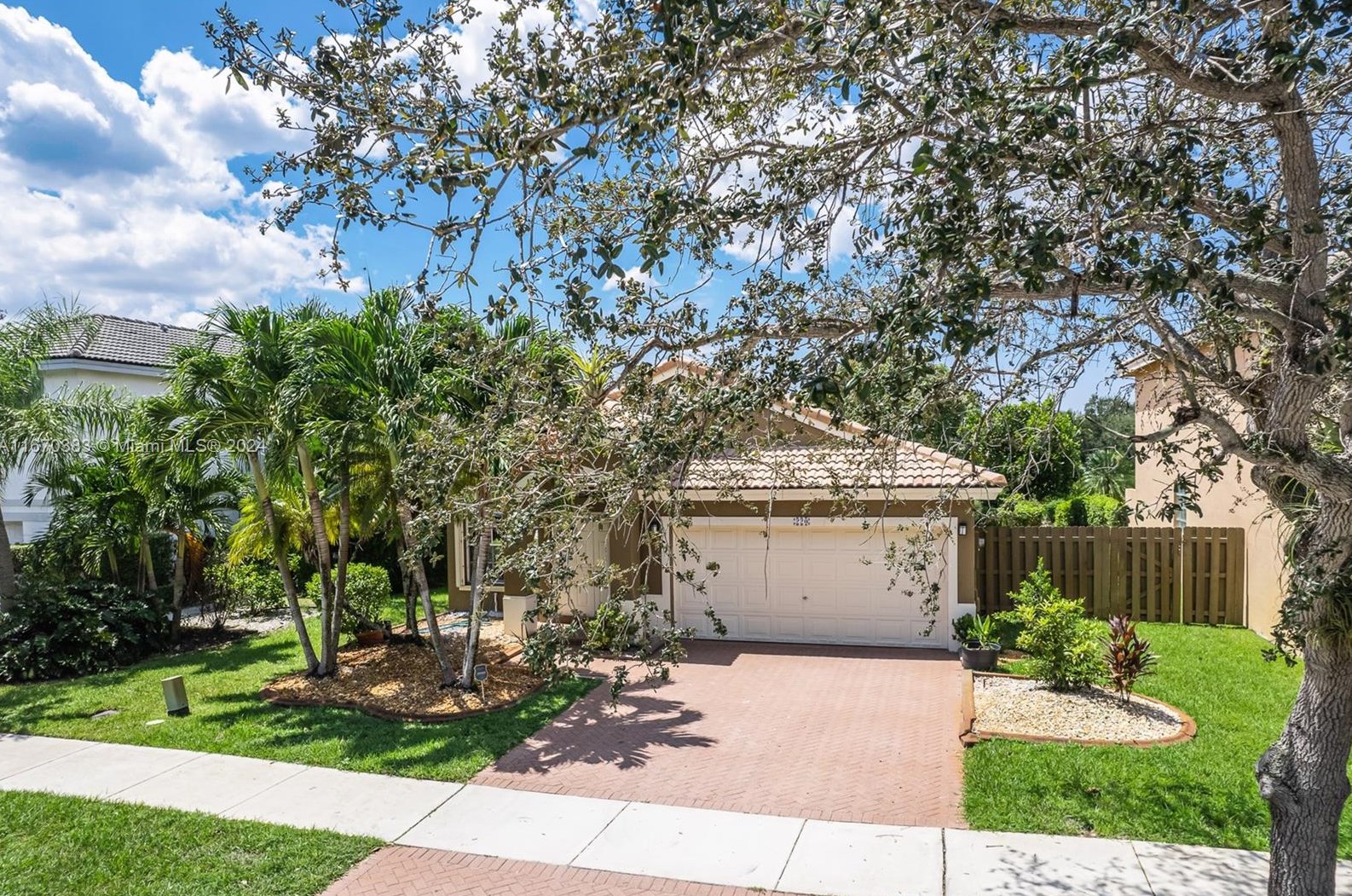 220 Sw 203rd Ave #220, Hollywood, FL 33029