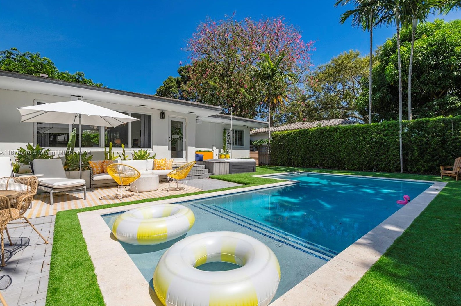 1048 99 St, Miami FL 33176-2722 exterior