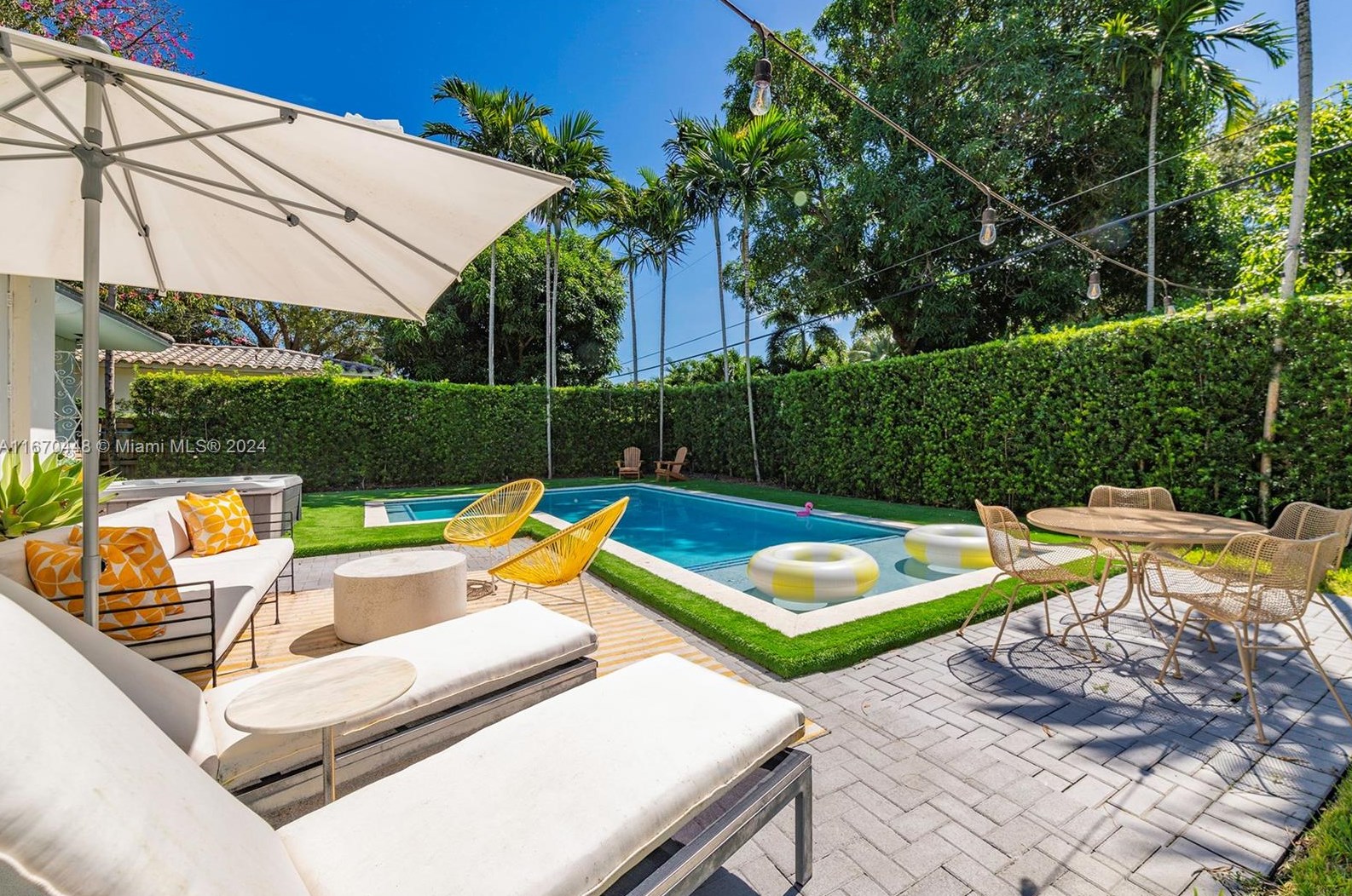 1048 99 St, Miami FL 33176-2722 exterior