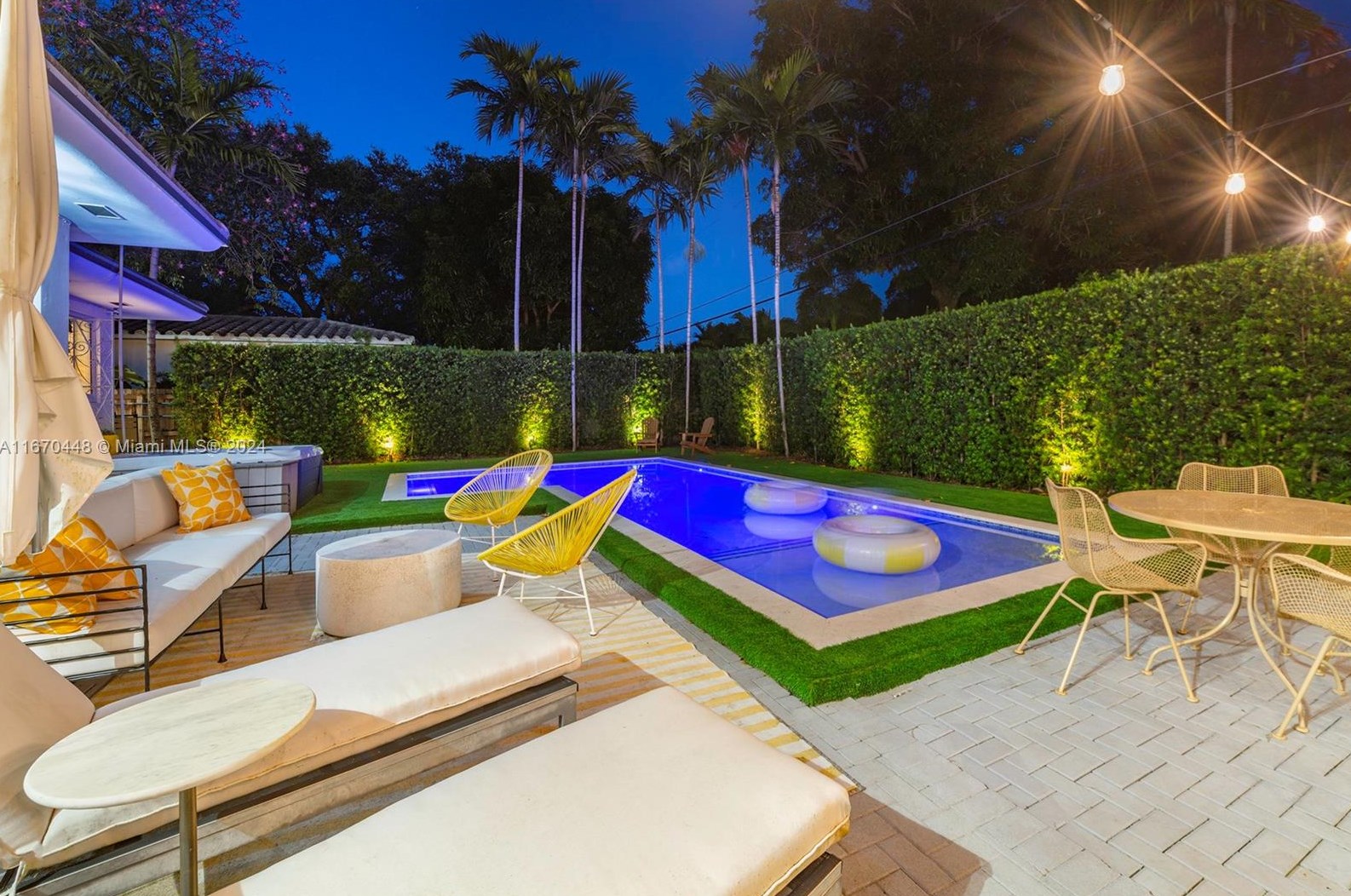 1048 99 St, Miami FL 33176-2722 exterior